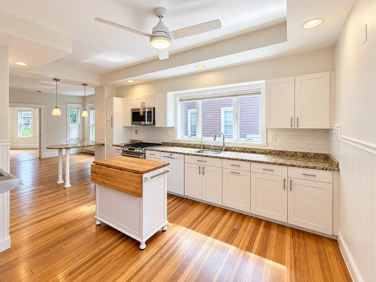 2 bed, 1300 sqft, $4,400 — Photo 4