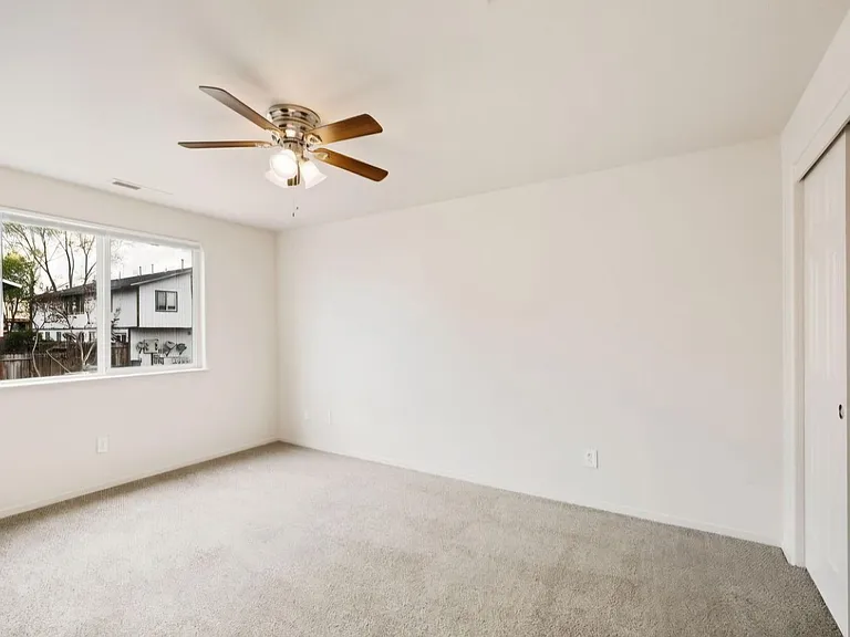 4036 Village Dr — Photo 13