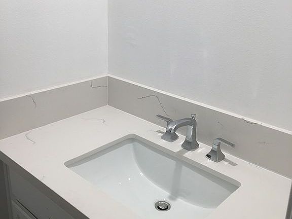 2nd image of 4462 Park Arroyo
