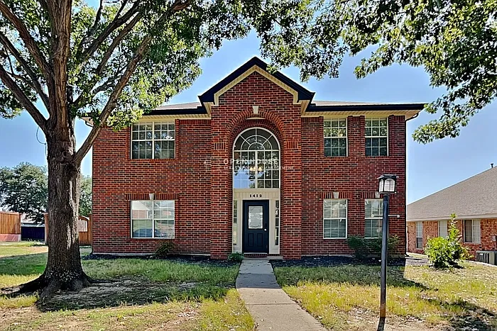 4 bed, 2.5 bath, 2282 sqft, $2,775 — Photo 1