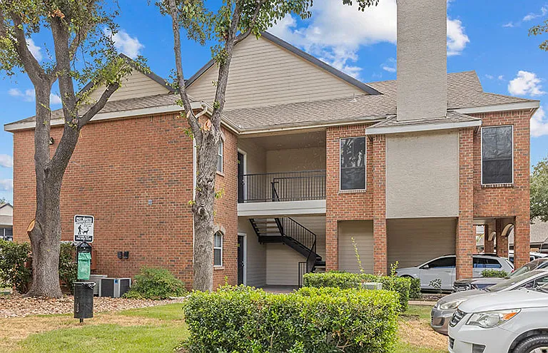 Ashford Apartments — Photo 34