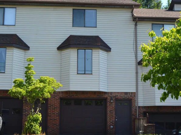 105 Autumn Creek Ln, Johnson City, TN 37615