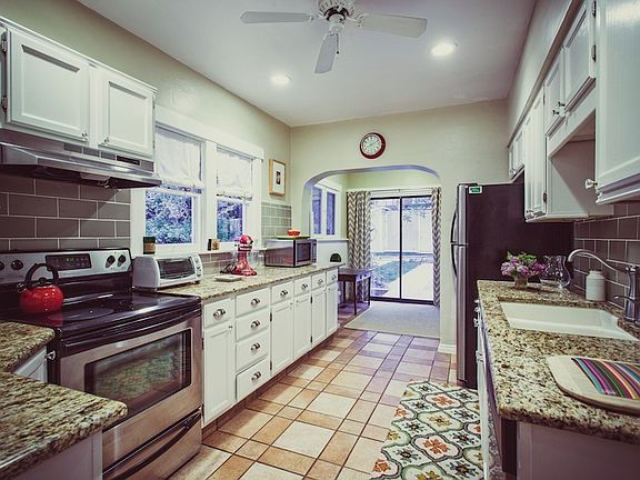 4th image of 1371 E Gilmer Dr