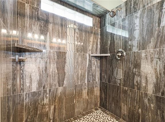 4th image of 408 SE Alger Dr