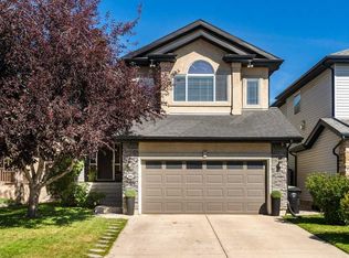 146 S Wentworth Park SW, Calgary, AB T3H 5B3