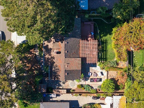 5th image of 1667 Montemar Way