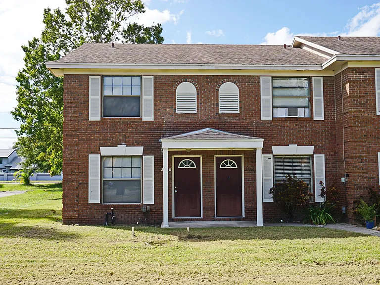 2720 Gray Fox Ln — Photo 2