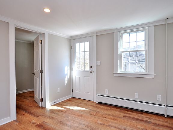 4th image of 59 Bridge St #59