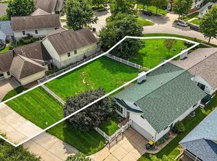 900 Longfellow Pl, Iowa City, IA 52240