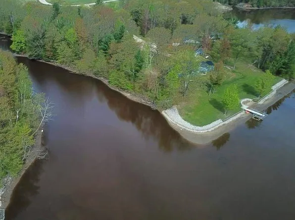 191 River Oaks Poin, Gladwin, MI 48624