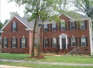 101 Winding River Ln, Simpsonville, SC 29681