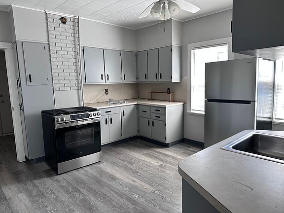 5th image of 73 Albany Ave #1