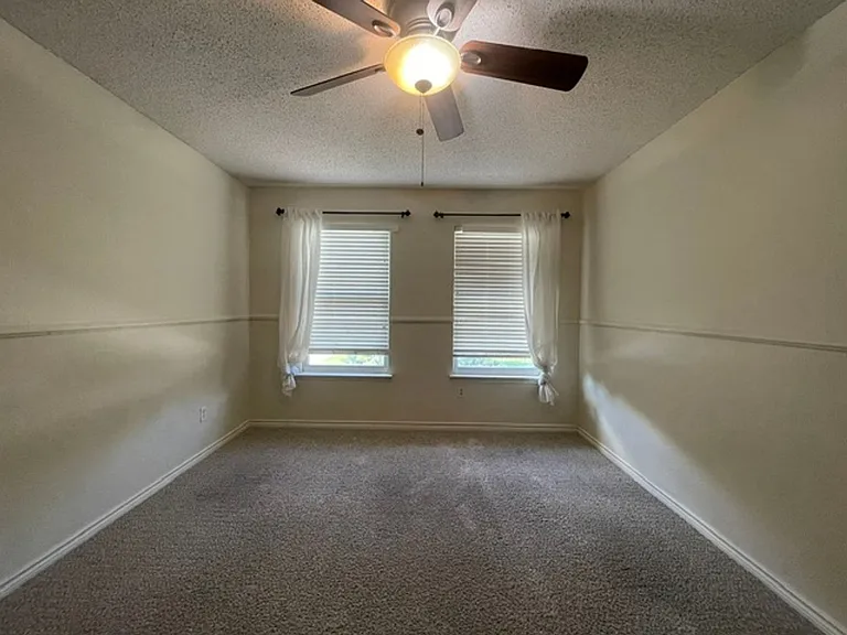 3222 Mapleridge Dr — Photo 29