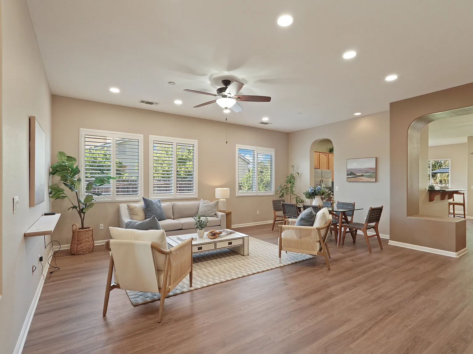 3 bed, 2350 sqft, $3,200 — Photo 4