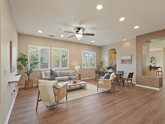4th image of 147 Edelweiss Way