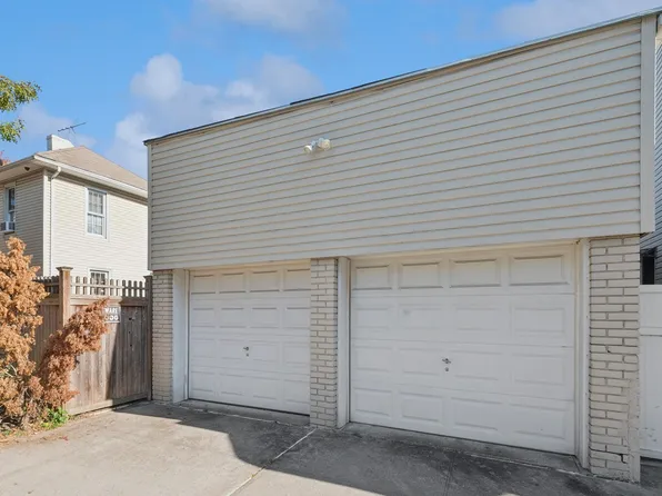 1541 Overing Street image 7 of 7