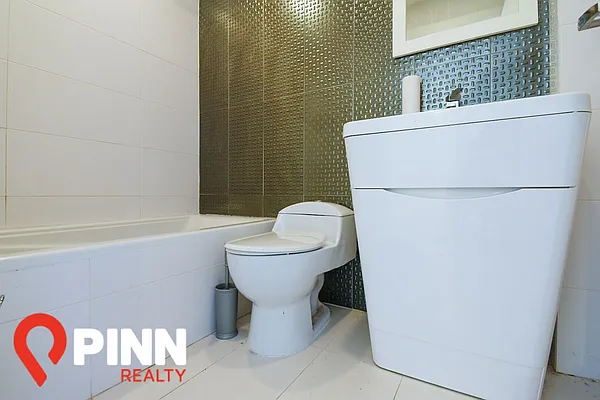 Rented by Pinn Realty | media 18