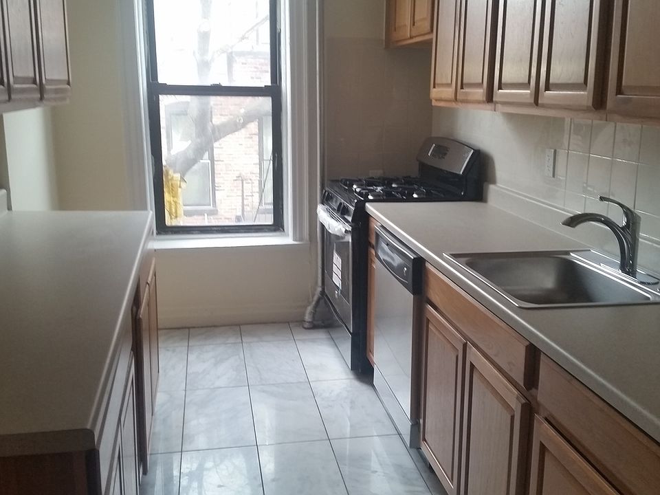 2nd image of 703 Carroll St APT 2L