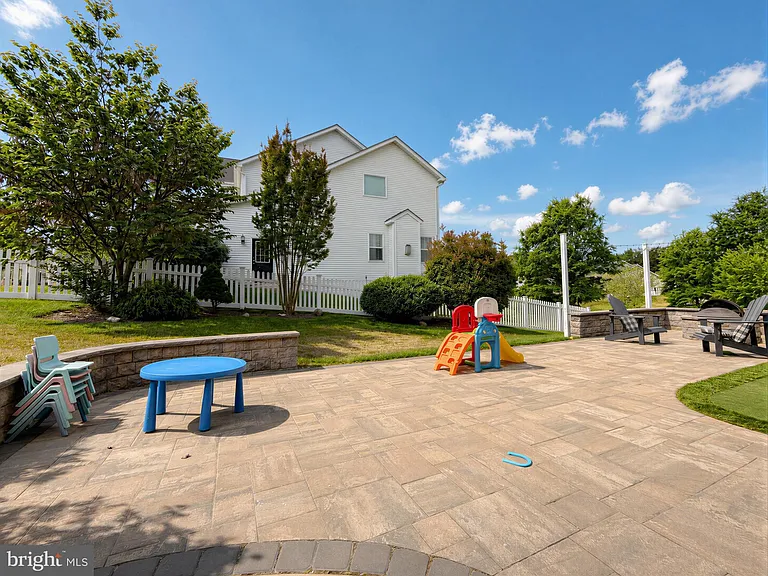 23687 Coventry Dr — Photo 62