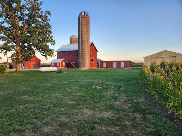 23909 Lawrence Rd, Harvard, IL 60033