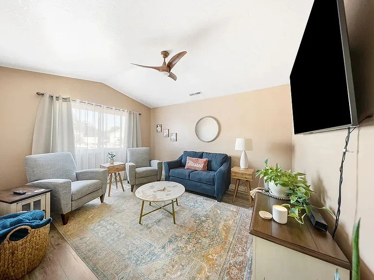 260 W 210 South Cir — Photo 11