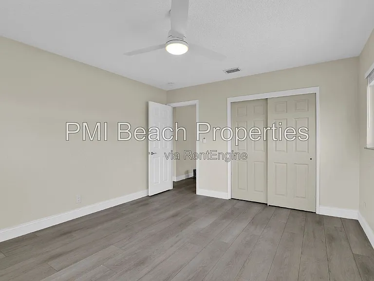 350 NE 29th St — Photo 14