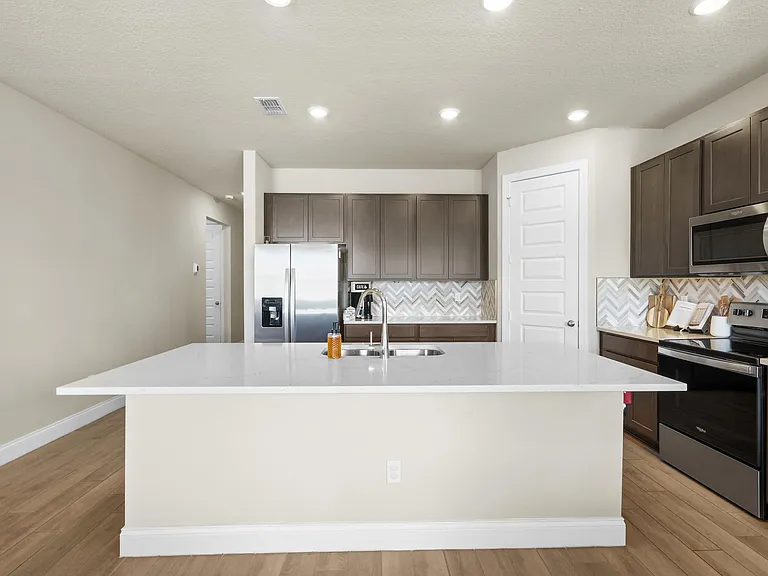 8588 Dahlia Cir — Photo 10