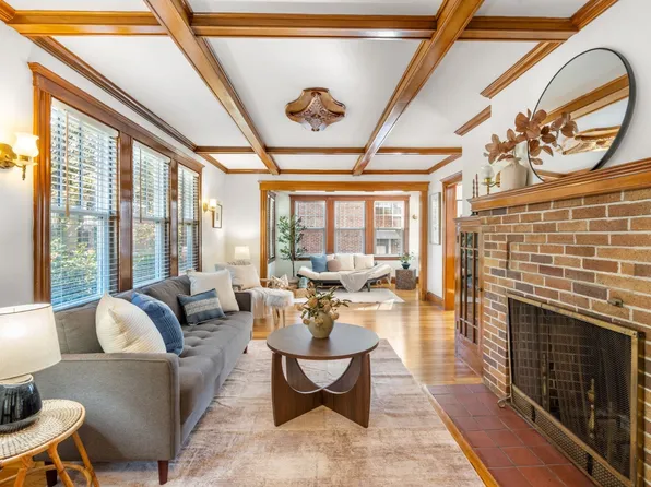 12 Eastbourne St, Roslindale, MA 02131