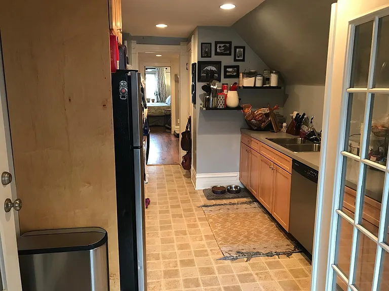 Kitchen (other side)