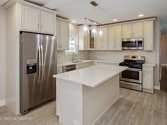 4th image of 6343 W Waveland Ave