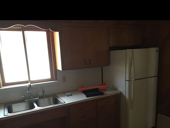 3rd image of 2156 Park St