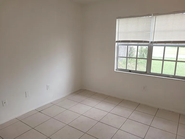 791 Cayuga Ave NE — Photo 14