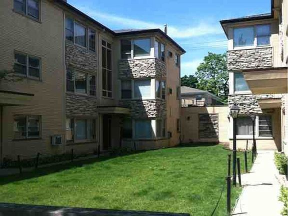 3rd image of 2314 N Harlem Ave APT 2C