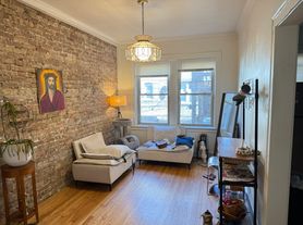 2842 N Whipple St, Chicago, IL