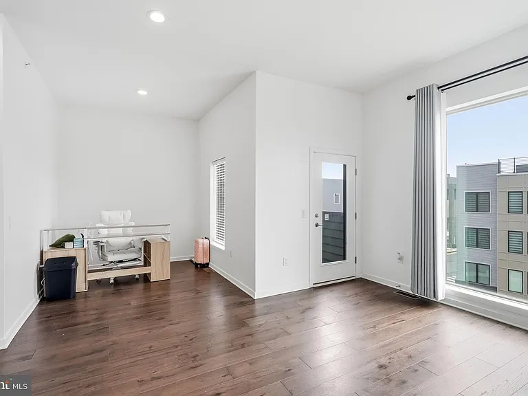 3115 Parkview Walk — Photo 18