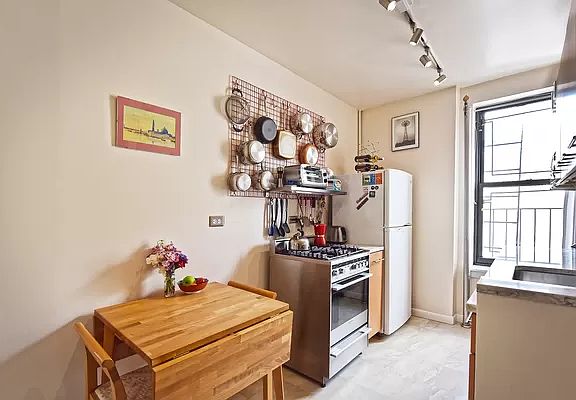 4th image of 55 Avenue C APT 19