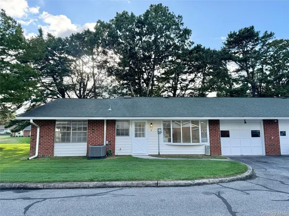 151 Eastbourne Court #B, Ridge, NY 11961