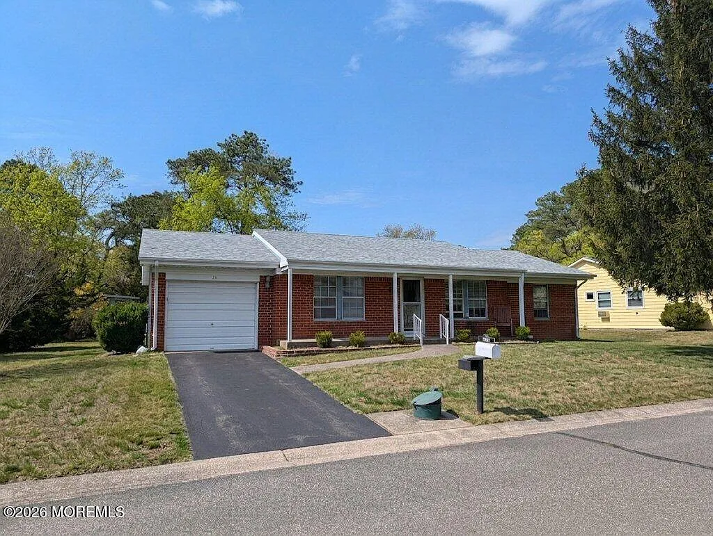 29 Moccasin Drive photo 1
