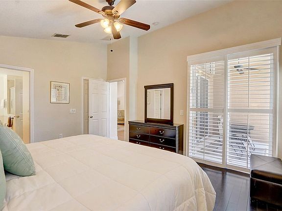 4th image of 9845 Heron Pointe Dr