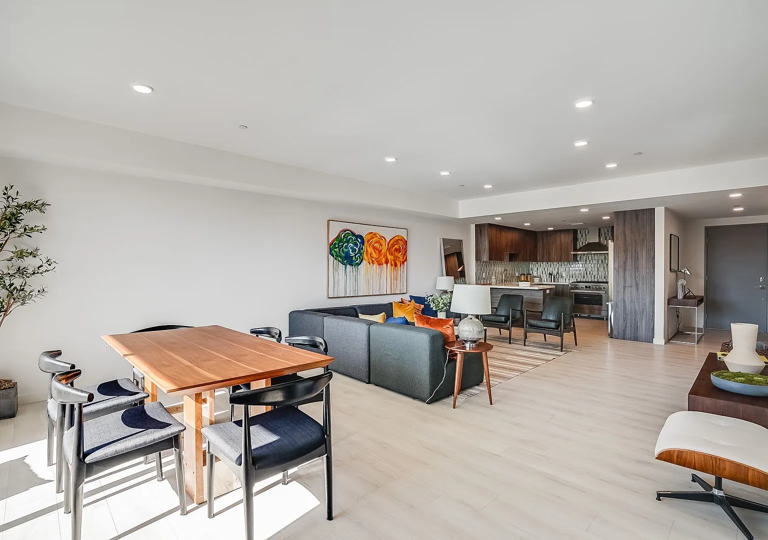Shenandoah Plaza LLC — Photo 3