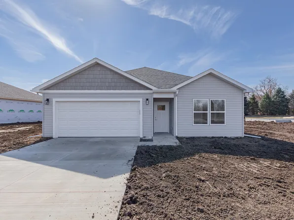 2019 Green Acres Dr, Adrian, MI 49221