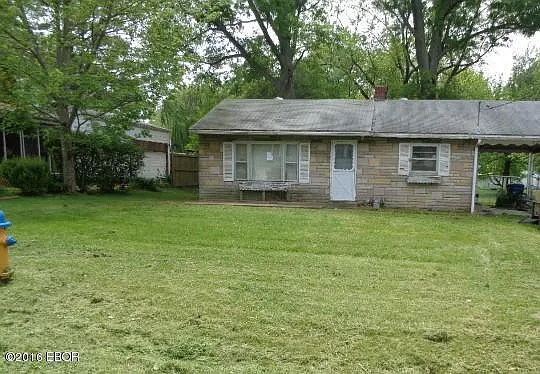 925 Airport Rd photo 1
