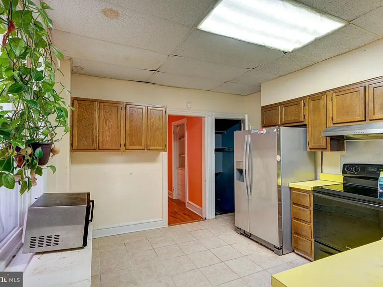 231 E Sydney St — Photo 2