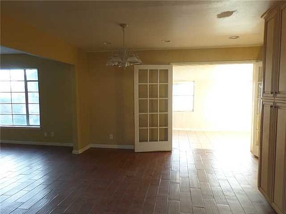 5th image of 228 Espana Ln