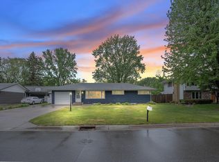 1561 Emerald Dr, New Brighton, MN 55112