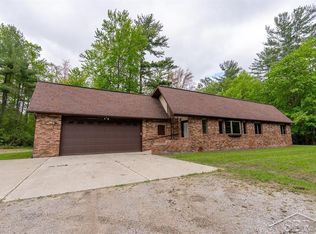 6568 N Sandy Ridge Dr, Hope, MI 48628