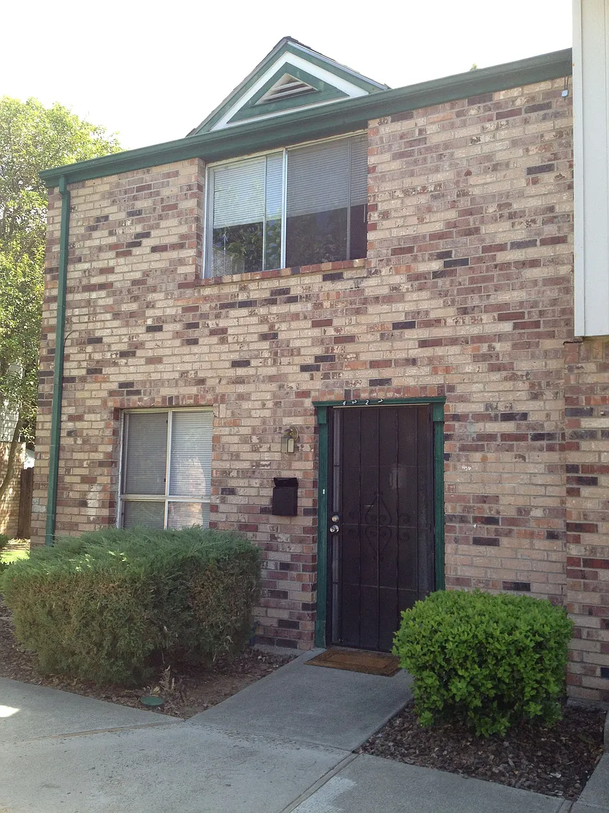4227 Savannah Ln photo 1