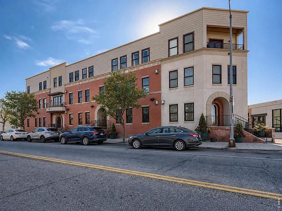 2nd image of 261 Pine St #206