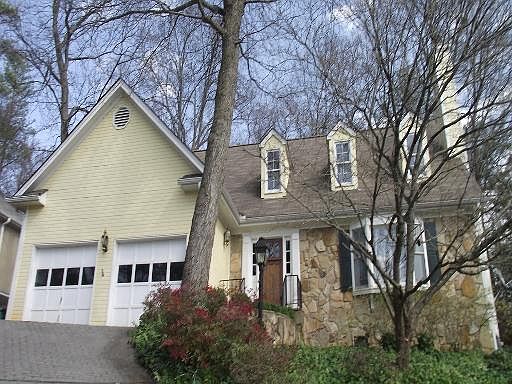 1st image of 1063 Della St SE