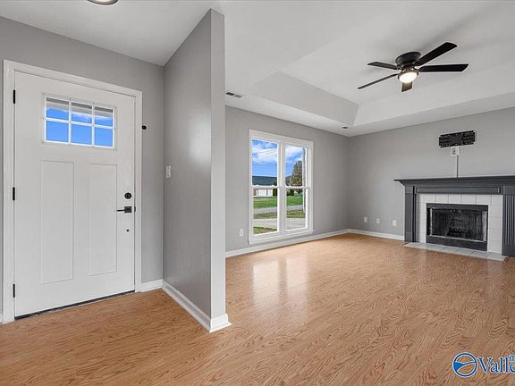 5th image of 278 Saint Clair Dr